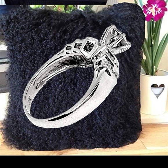 .14K White Gold Engagement Ring with Natural Diamonds - Picture 7 of 7